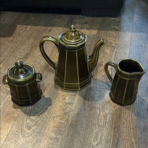 Pfaltzgraff Heritage Green coffee or tea set, coffee pot, a creamer sugar‎ bowl.